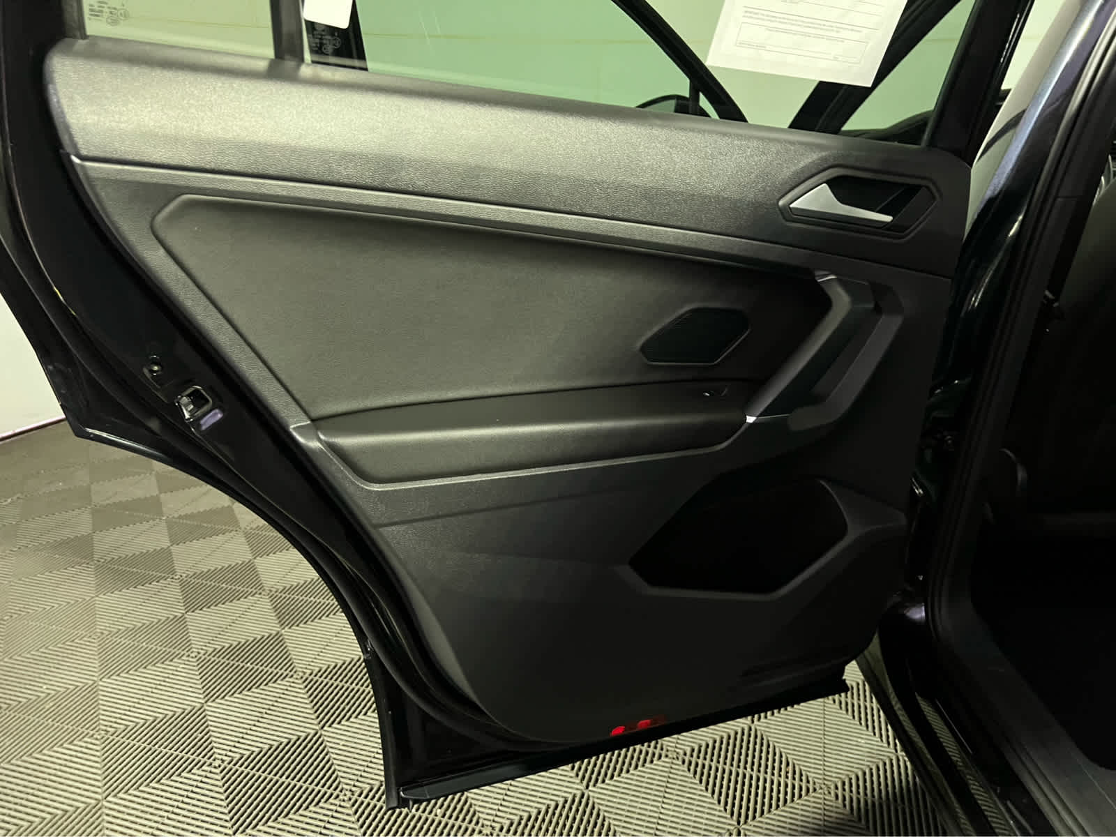 2020 Volkswagen Tiguan SE R-Line Black