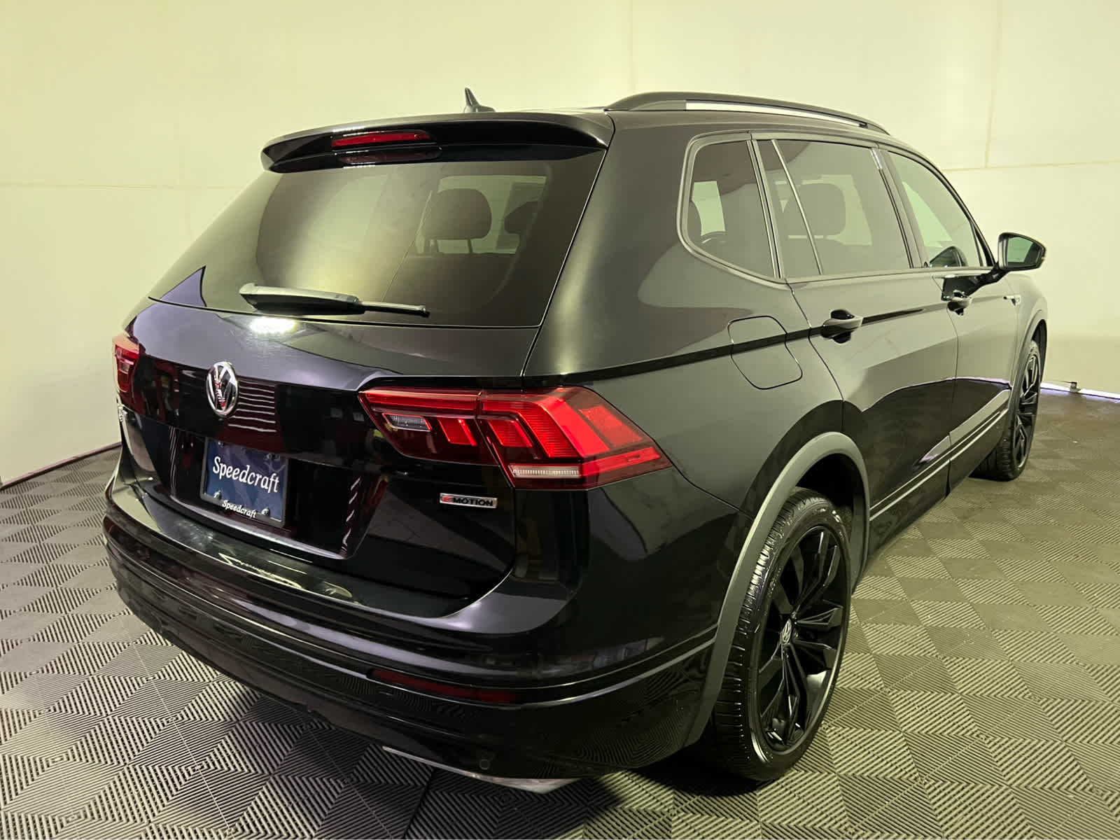 2020 Volkswagen Tiguan SE R-Line Black