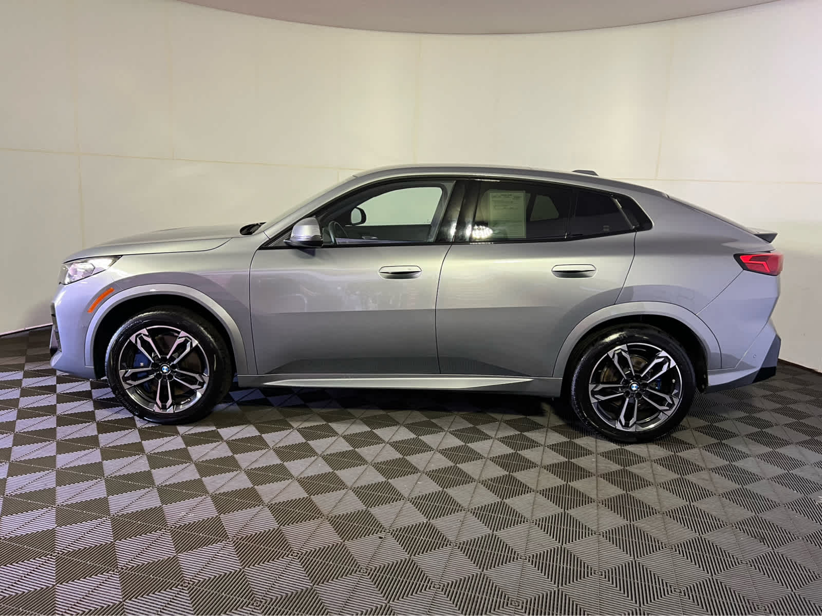 2025 BMW X2 xDrive28i xDrive28i