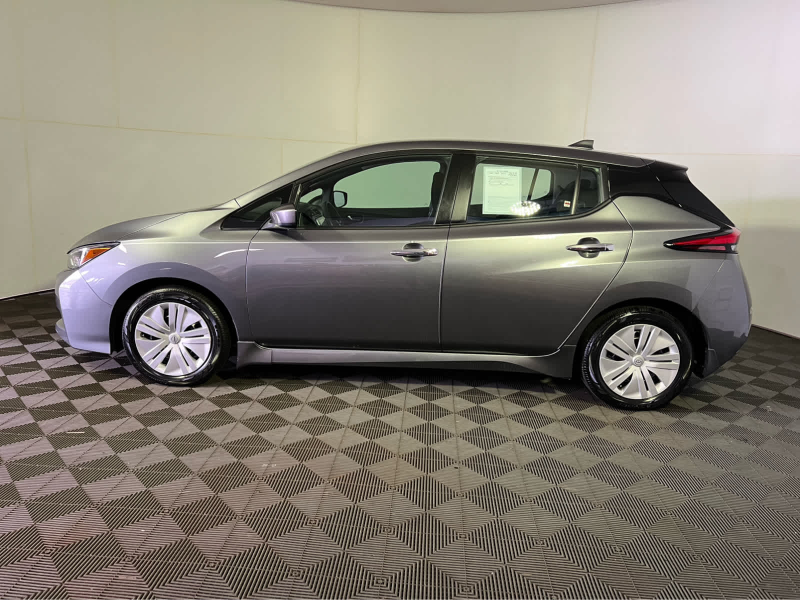 2023 Nissan LEAF S
