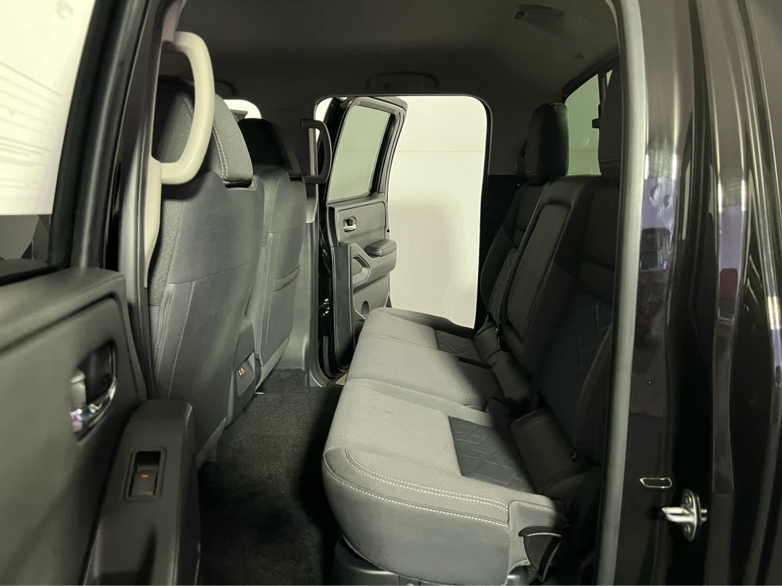 2025 Nissan Frontier Crew Cab SV