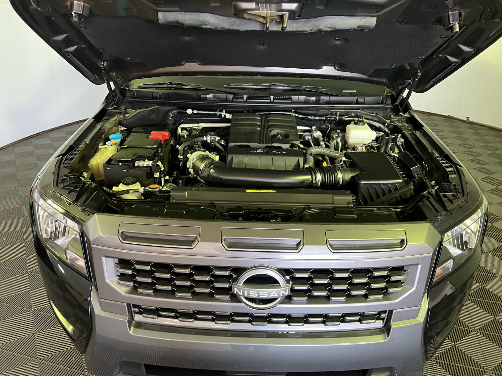 2025 Nissan Frontier Crew Cab SV