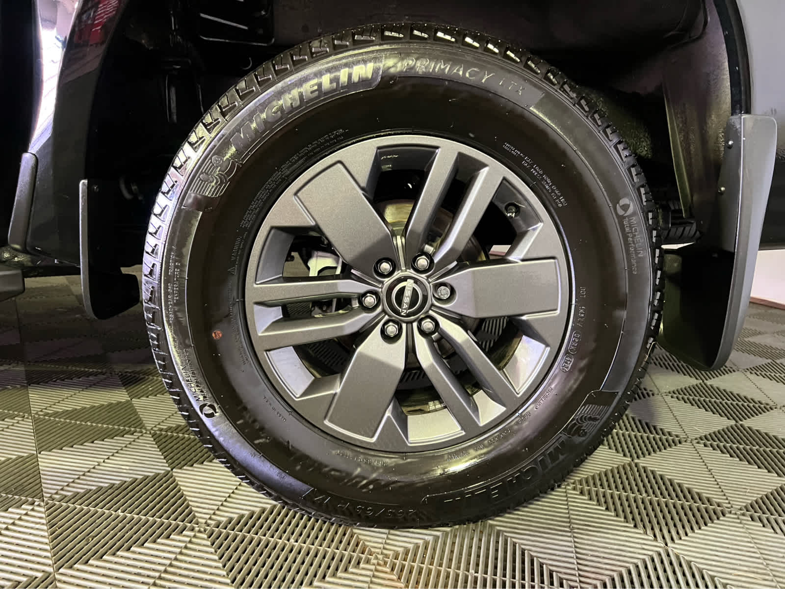 2025 Nissan Frontier Crew Cab SV