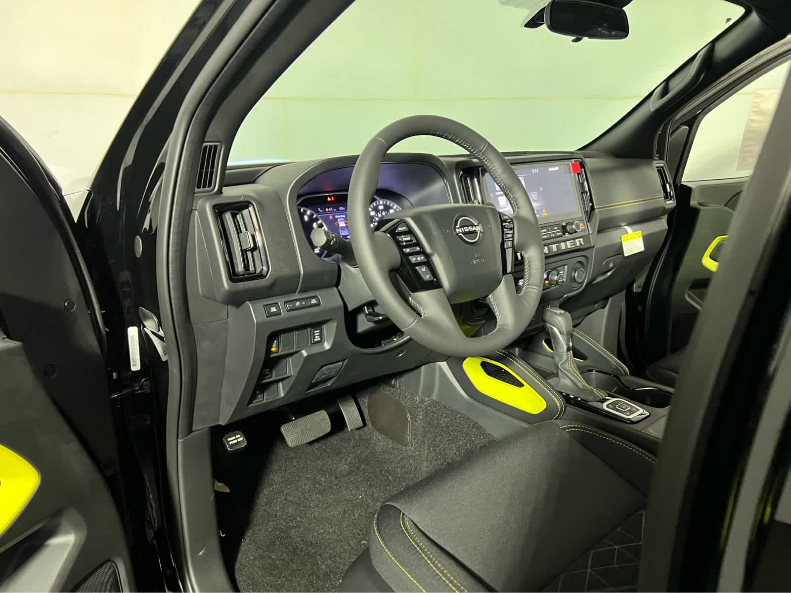 2027 Nissan Frontier Crew Cab SV