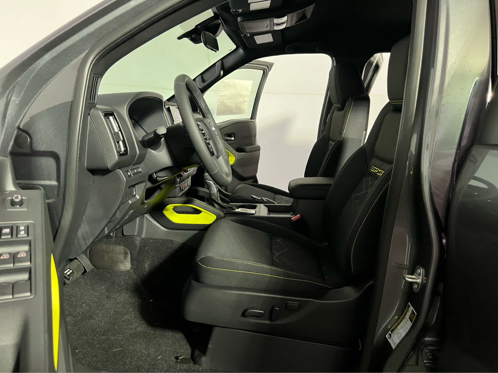 2027 Nissan Frontier Crew Cab SV