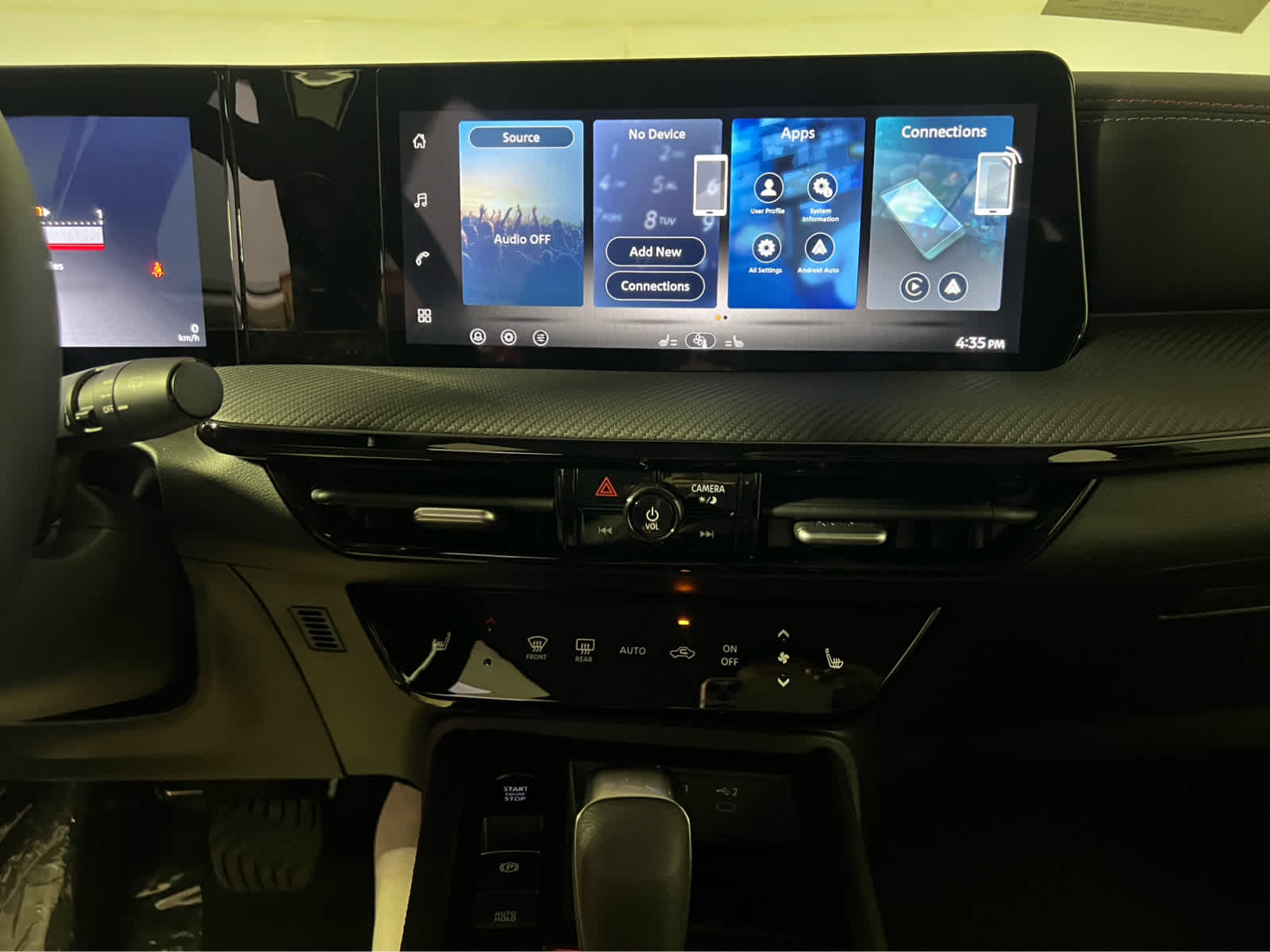 2027 Nissan Kicks SR
