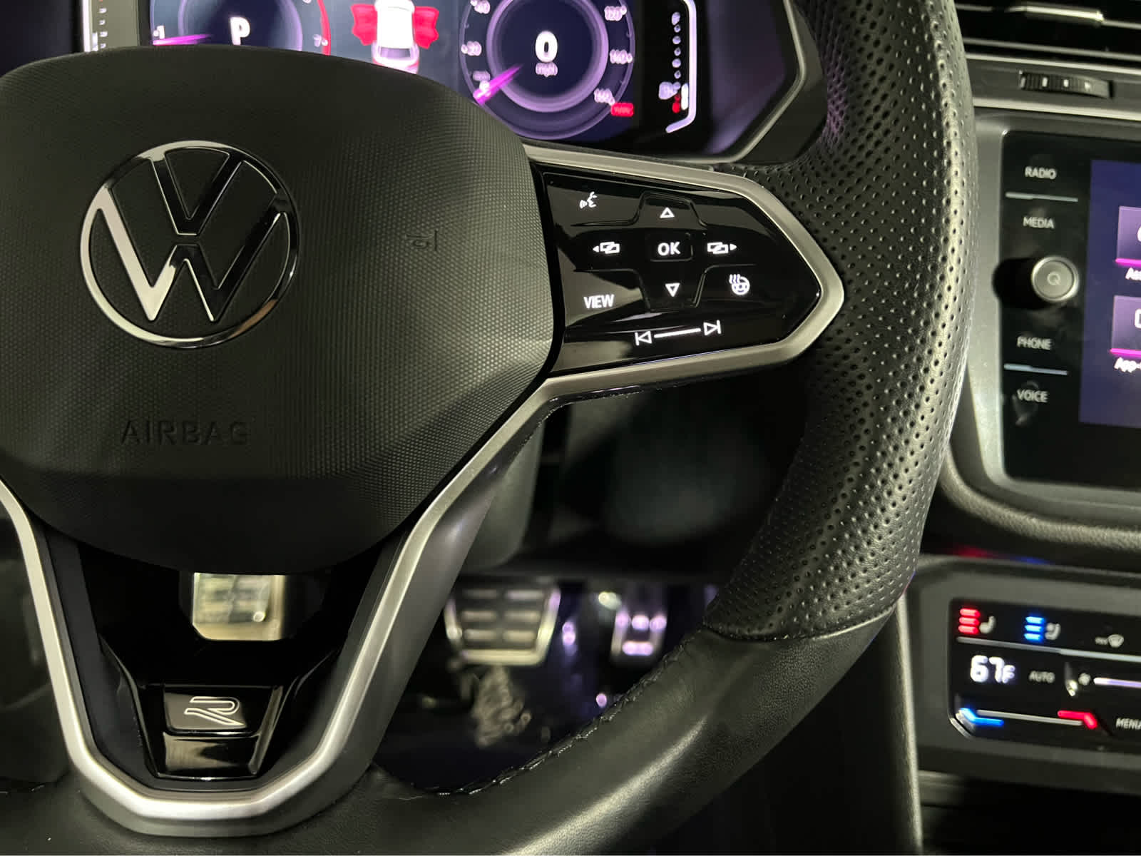 2024 Volkswagen Tiguan SEL R-Line