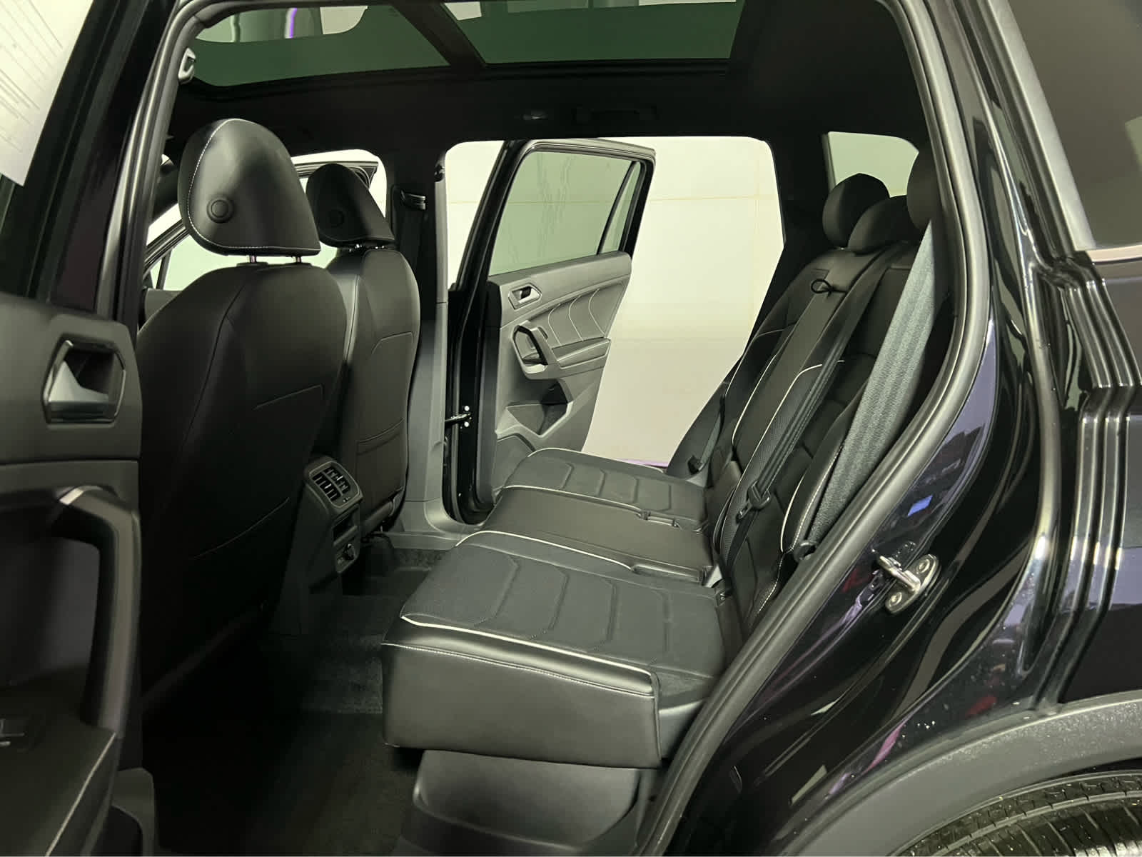 2024 Volkswagen Tiguan SEL R-Line