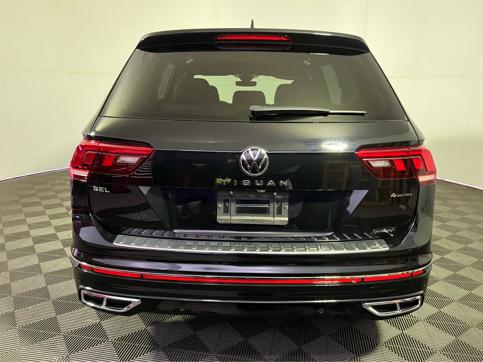 2024 Volkswagen Tiguan SEL R-Line