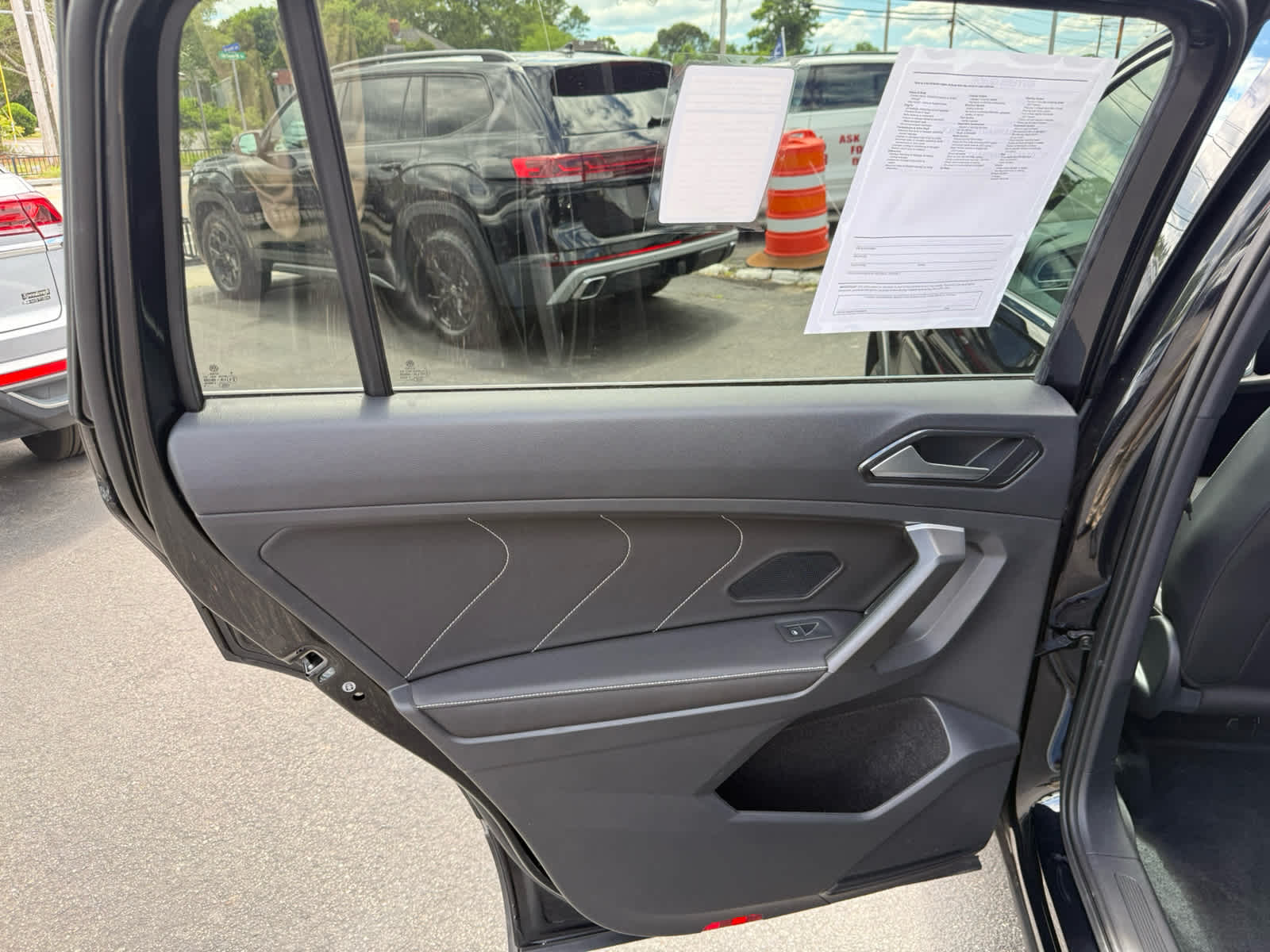 2024 Volkswagen Tiguan SEL R-Line